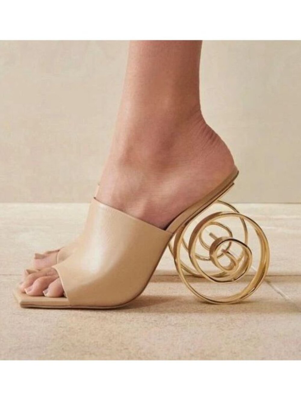Cult Gaia Ira Spiral Swirl Slide Mule SANDAL 35 5 Natural Gold Leather NEW $458 - Picture 1 of 15